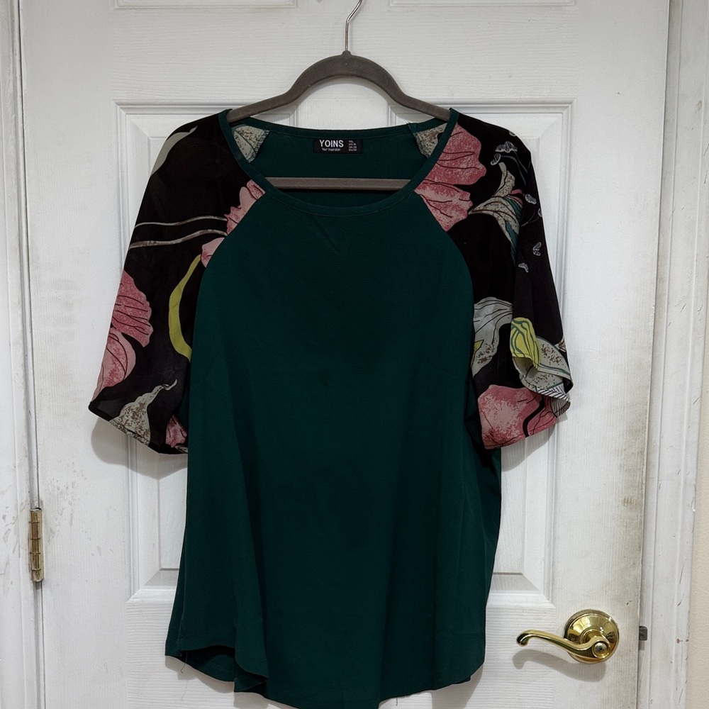 YOINS Forest Green Top with Floral Raglan Sleeves